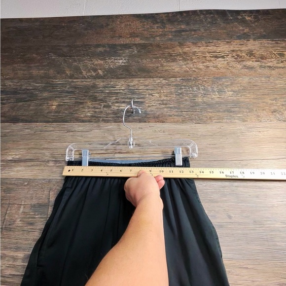 Nike Men's Black Athletic Shorts - Picture 5 of 9